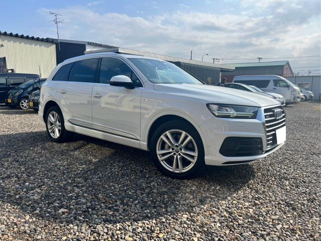 アウディ Q7 