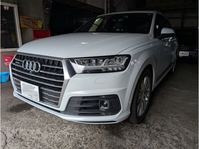 アウディ Q7 