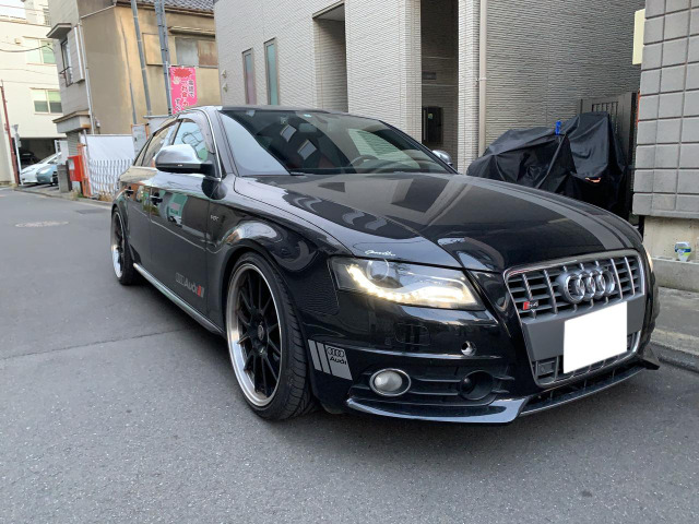 アウディ S4 