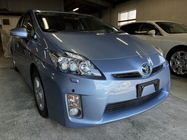 トヨタ プリウス 