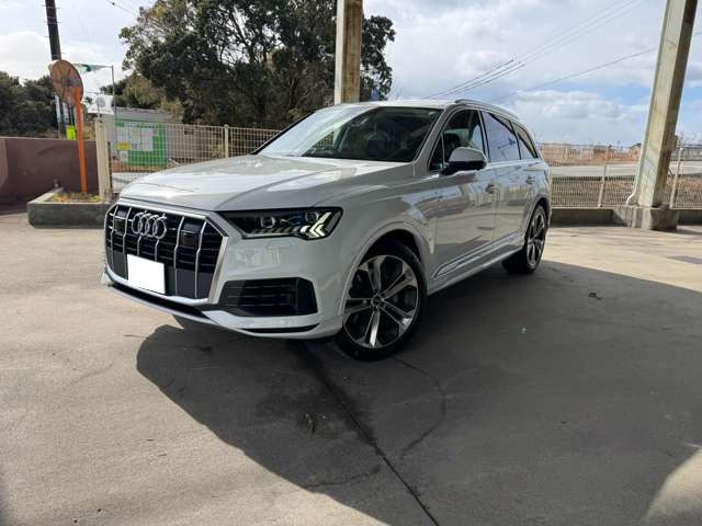 アウディ Q7 