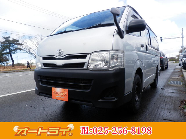 トヨタ ハイエースバン 