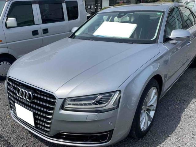 アウディ A8 
