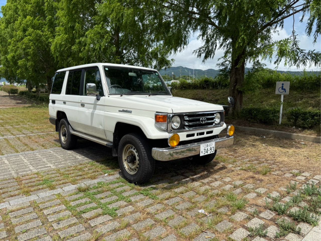 トヨタ ランドクルーザー70 