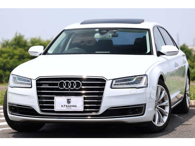 アウディ A8 