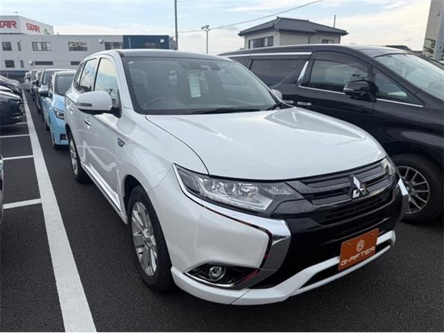 三菱 アウトランダーPHEV 