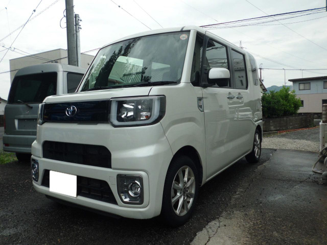 トヨタ ピクシスメガ 