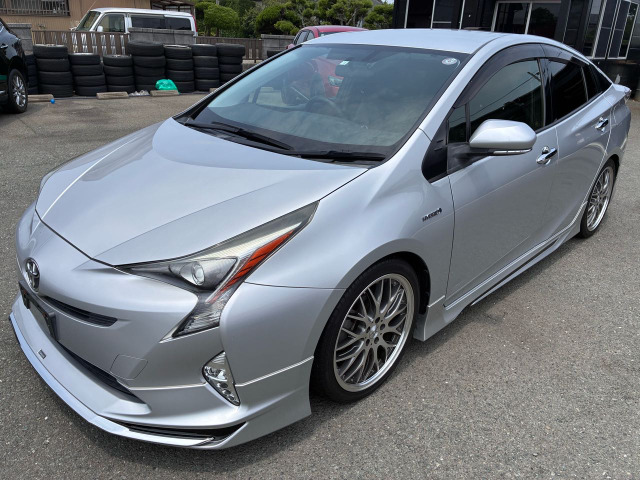 トヨタ プリウス 