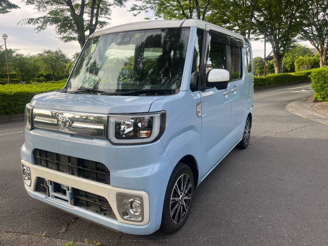 トヨタ ピクシスメガ 