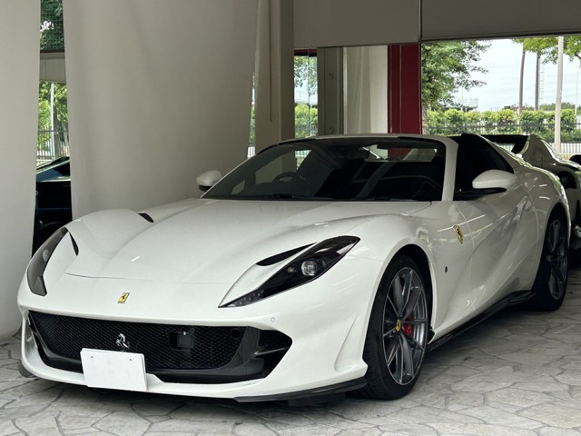 フェラーリ 812GTS 