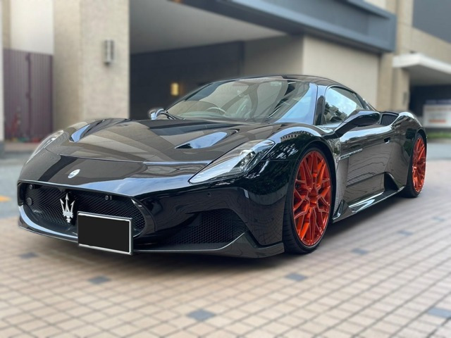 マセラティ MC20 