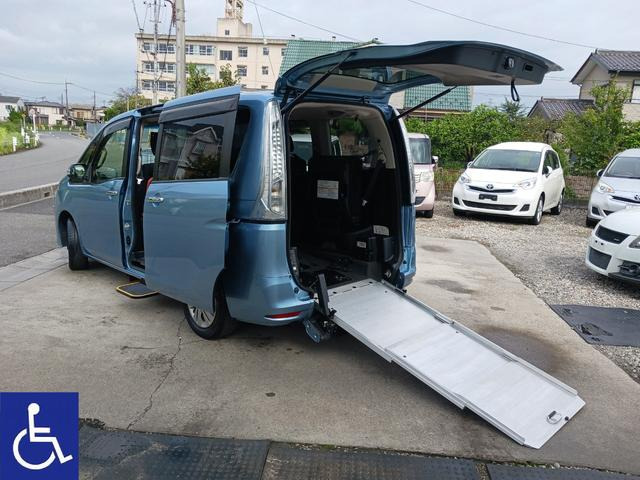 日産 セレナ 