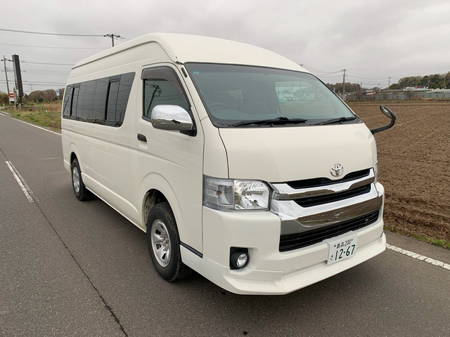 トヨタ ハイエースコミューター 