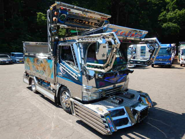 三菱ふそう キャンター 