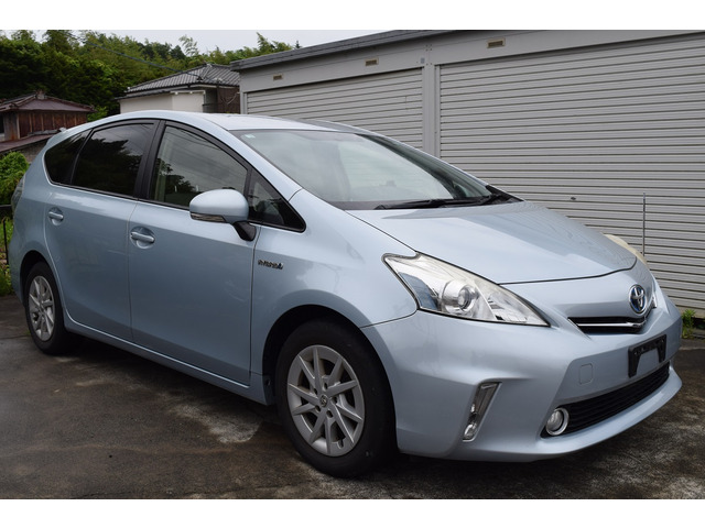 トヨタ プリウスα 