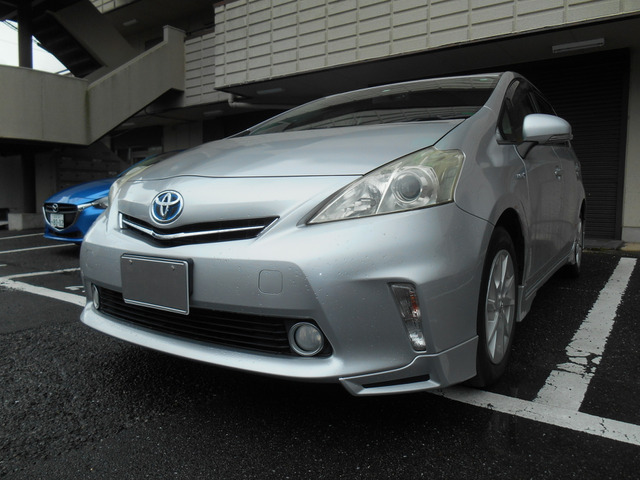 トヨタ プリウスα 