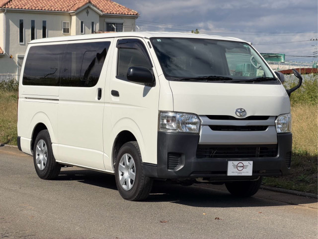 トヨタ ハイエースバン 