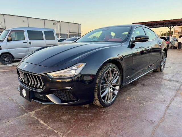 マセラティ ギブリ 