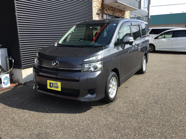 トヨタ ヴォクシー 