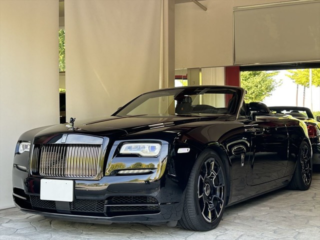 ロールスロイス ブラックバッジドーン 