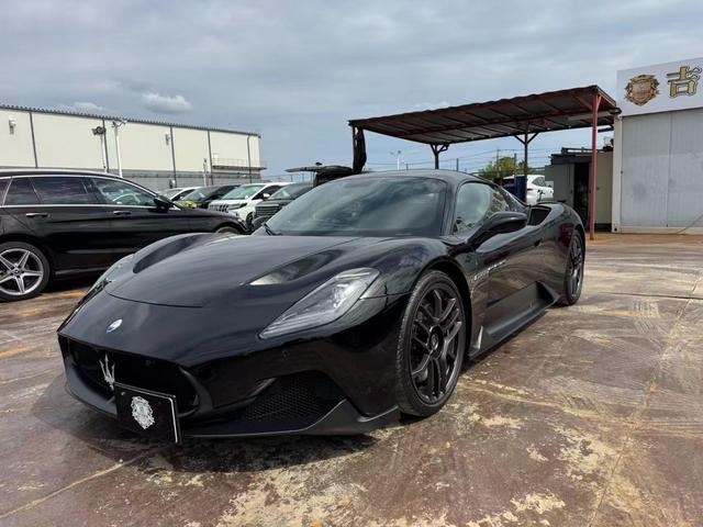 マセラティ MC20 