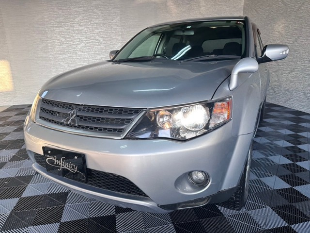 三菱 アウトランダー 