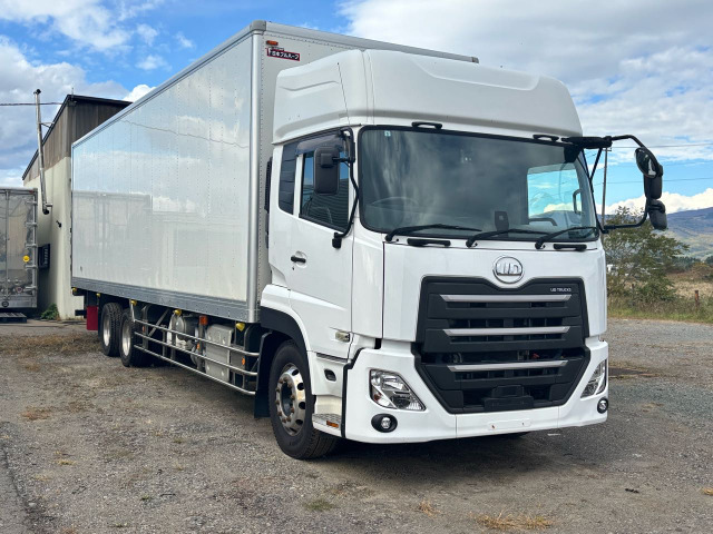 UDトラックス クオン 