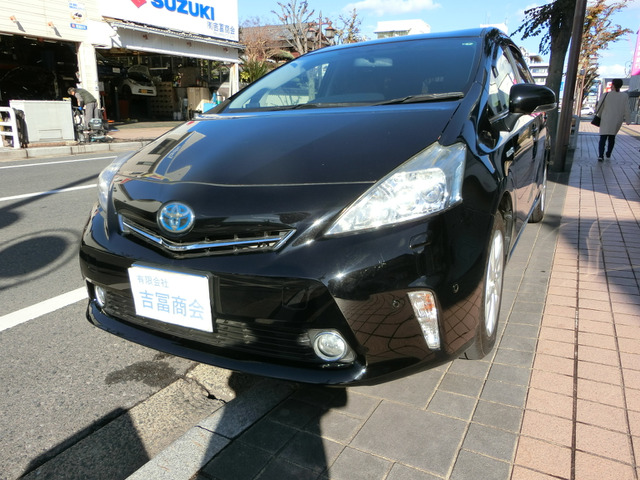 トヨタ プリウスα 