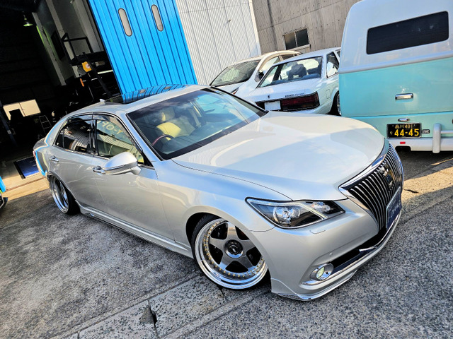 トヨタ クラウンマジェスタ 