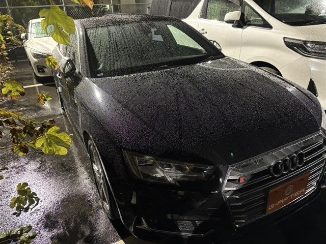 アウディ S4 