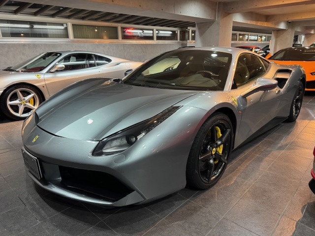 フェラーリ 488GTB 