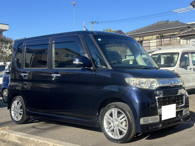 ダイハツ タントカスタム 