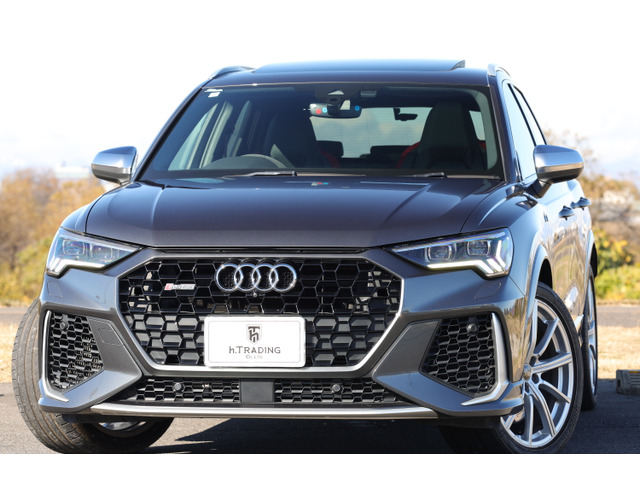 アウディ RS Q3 