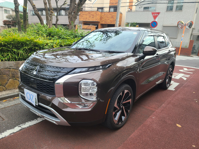 三菱 アウトランダー 