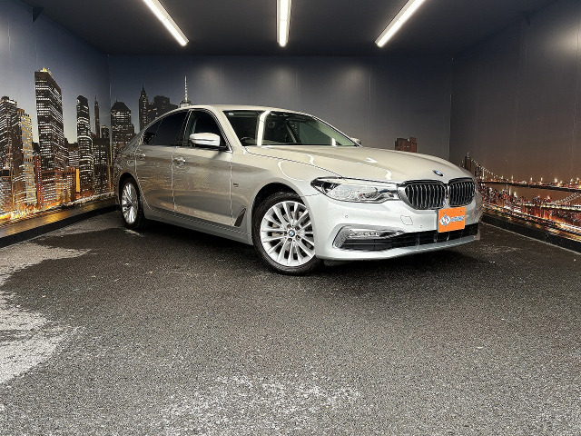 BMW 5シリーズセダン