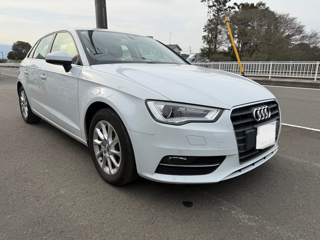 アウディ A3スポーツバック 