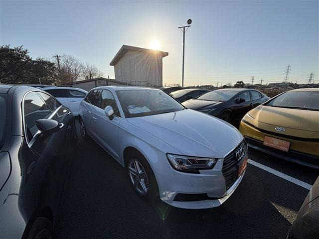 アウディ A3スポーツバック 