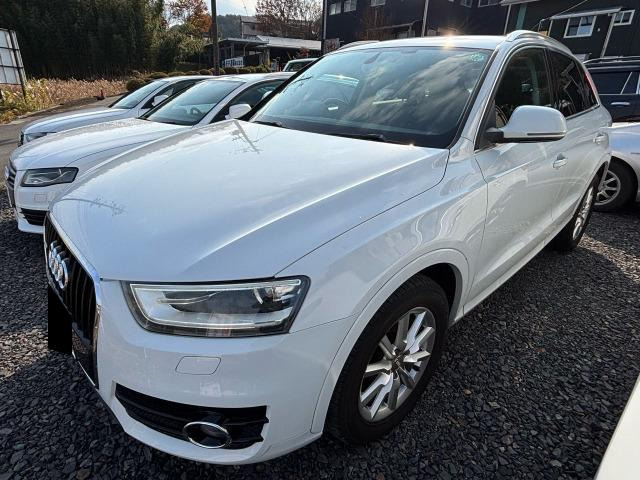 アウディ Q3 