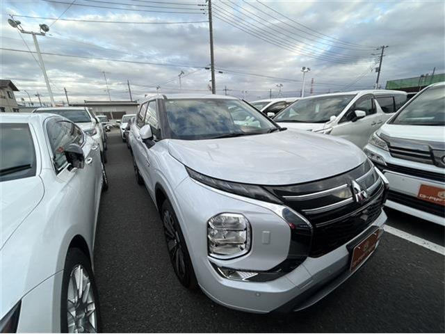 三菱 アウトランダー 