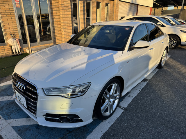 アウディ A6 