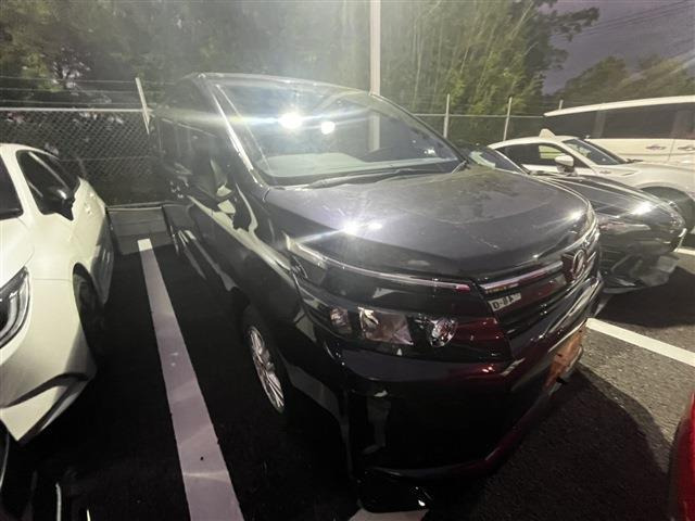 トヨタ ヴォクシー 