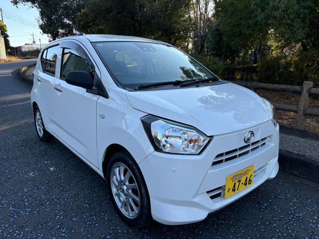 ダイハツ ミライース 