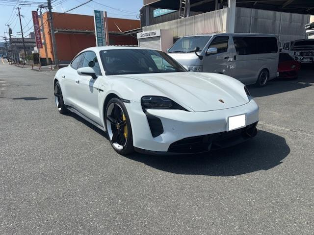 ポルシェ タイカン 