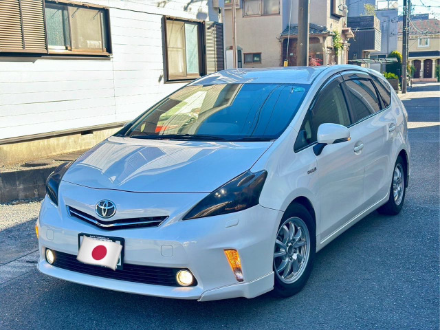トヨタ プリウスα 
