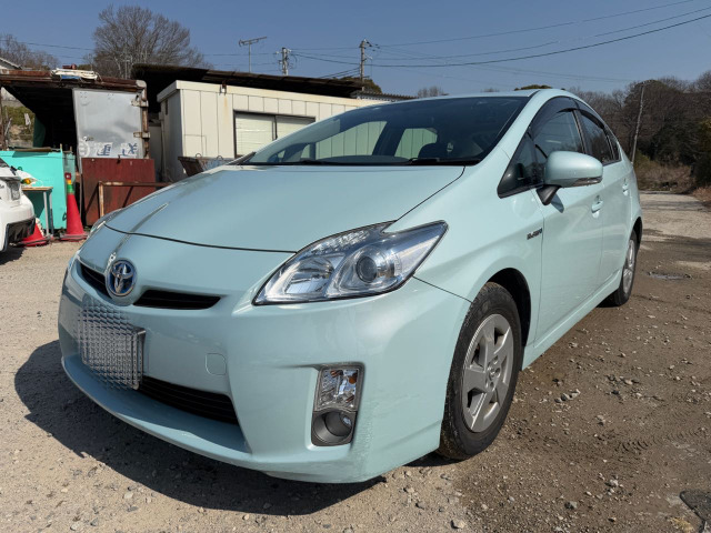 トヨタ プリウス 