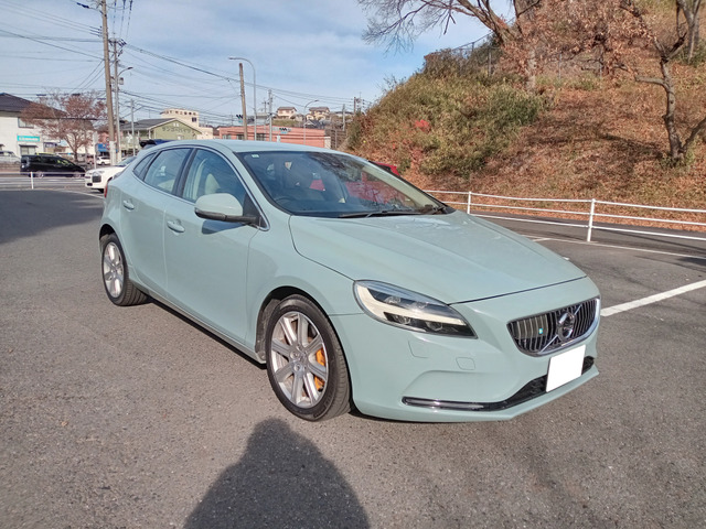 ボルボ V40 