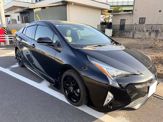 トヨタ プリウス 
