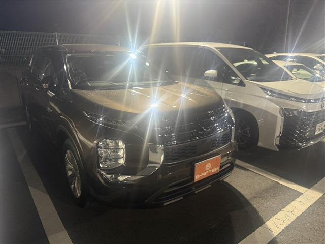 三菱 アウトランダー 