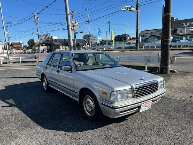 日産 セドリックセダン 