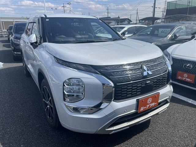 三菱 アウトランダー 